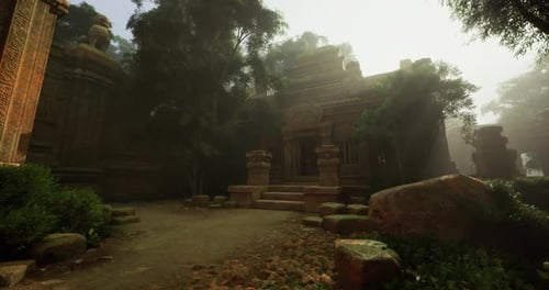 Ruines d'anciens temples entourées d'un épais brouillard et d'une végétation luxuriante le matin