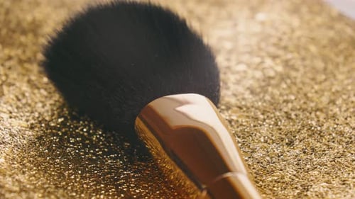 Primer plano de la brocha de maquillaje