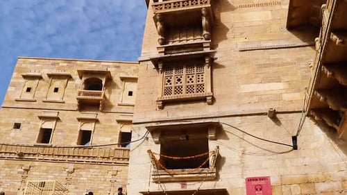 patrimonio antiguo, fuerte de Jaisalmer, vista vintage con cielo brillante por la mañana