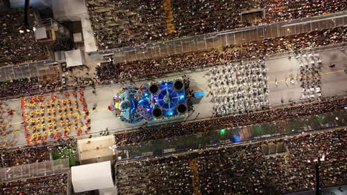 Famoso desfile de carnaval no sambódromo do Anhembi, no centro de São Paulo, Brasil.
