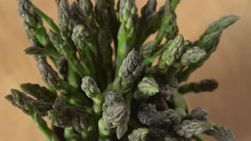Bündel grüner Spargel