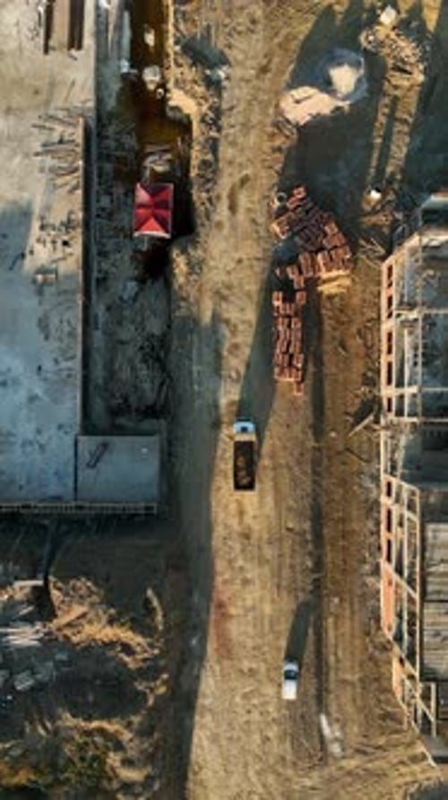 Vertical Video Machine Transports Soil to the Construction Site
