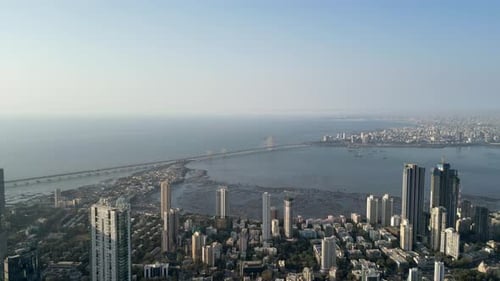 Foto de drone com vista aérea Worli Sea Link em Mumbai