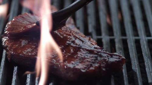 Sauce barbecue sur T-Bone Steak, sur Phantom Flex