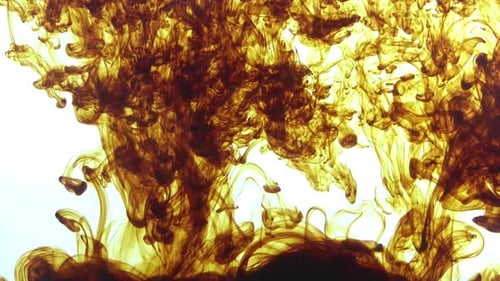 Gouttes d'encre colorées, peinture se répandant dans l'eau 3