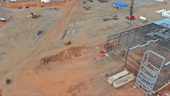 Se construyeron marcos de celosía de acero para la construcción de un ...