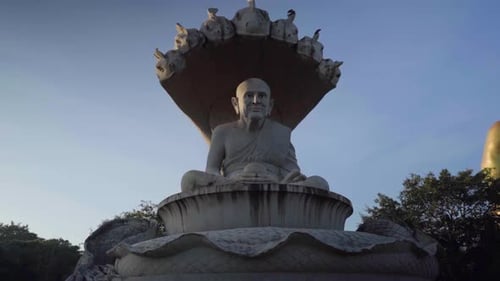 4K Naga-Buddhastatue. Siebenköpfige Königskobra, die den Buddha beim Meditieren schützt, Mucilanda. Kh