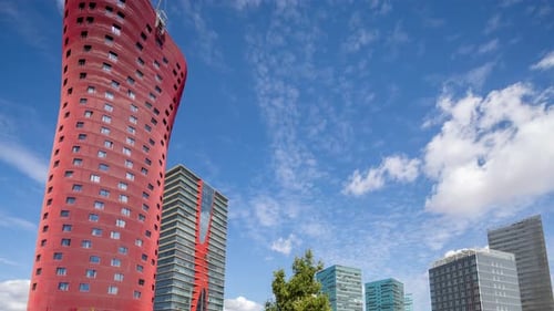 Die Skyline von Barcelona vom Placa Europa aus gesehen