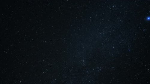 Cielo lleno de estrellas que mueven la Vía Láctea, galaxia, planetas, vista nocturna