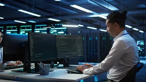 Portrait von Positiv Admin bei der Serververwaltung im Rechenzentrum