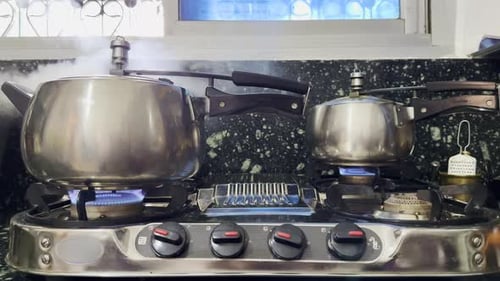 Whistling Pressure Cooker