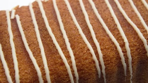 Close-up rotation shows the cakes surface.