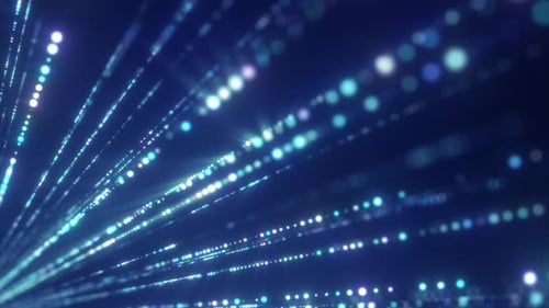 Blau getönte, leuchtende Datenströme fließen diagonal über den Rahmen und vermitteln ein Gefühl von Geschwindigkeit