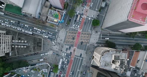 Vista aérea da Avenida Paulista e dos arranha-céus, Brasil.