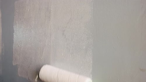 Hand Painting Gray Wall with Roller