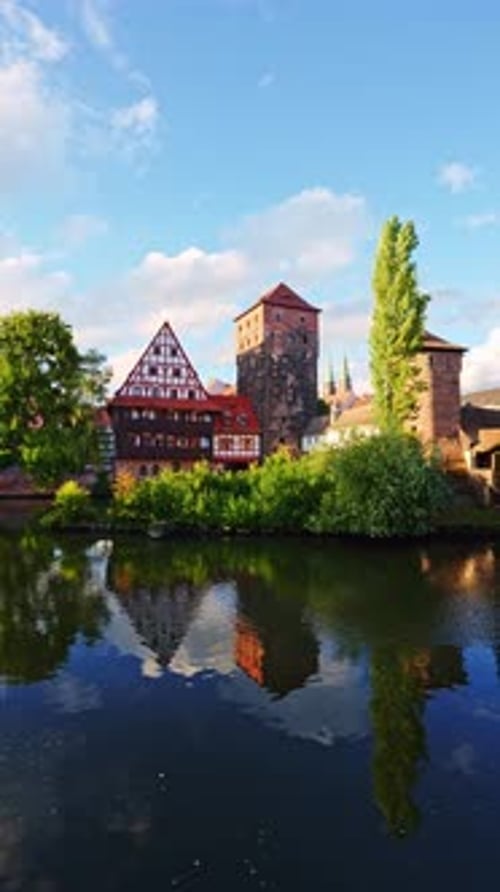 Vídeo vertical del casco histórico de Núremberg, Franconia, Alemania