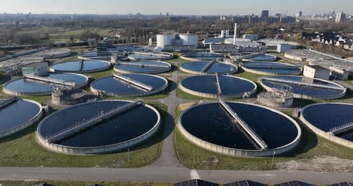Cleaning of water, waste water treatment facility, purifying water.
