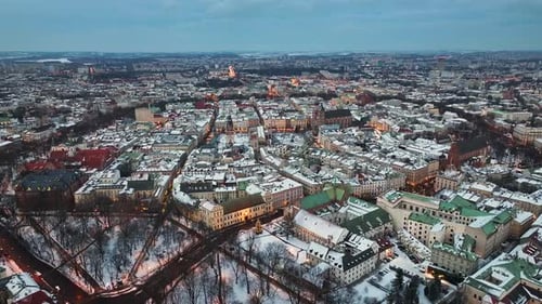 Explore Wawel Royal Castle in Krakow's winter wonderland