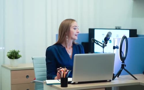 Blogger Girl online streaming on internet