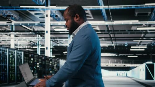 Using Laptop Workspace Desk and Technician in Server Hub