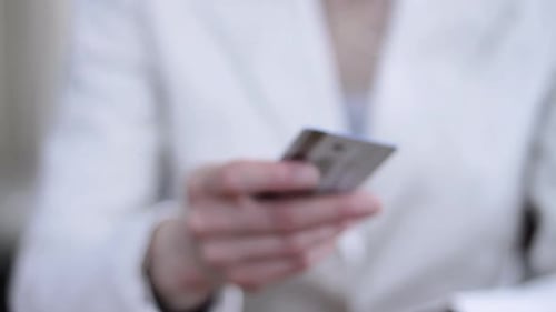 Online-Kauf und Kauf mit Kreditkarte im Internet Stock-Video-Stockmaterial