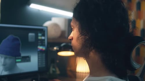 3D Designer Creating Clothes on Pc