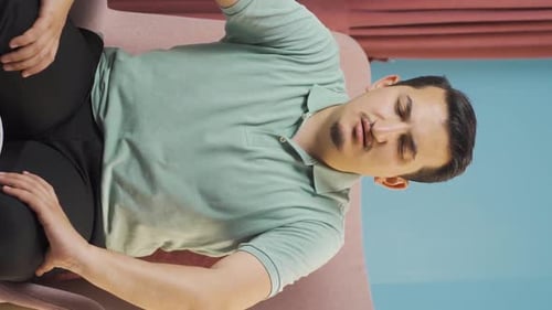 Vidéo verticale de The Man Who Feels Bad.