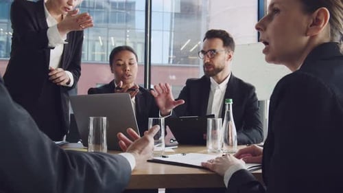 UNWRITTEN Group Meeting of Businessman People in Office Company Meeting for Brainstorm in Big Office