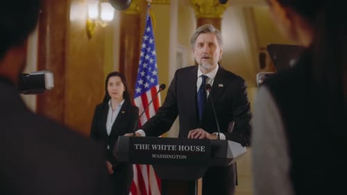 Minister Speaks with Journalists in the White House Gives Interview for Media