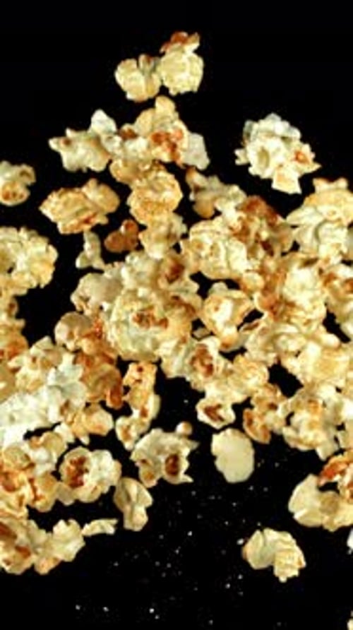 Palomitas voladoras en cámara lenta filmadas con una cámara de alta velocidad a 1000 fps