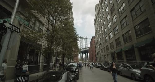 Brooklyn dumbo romance woman poses as boyfriend snaps photos on Washington street