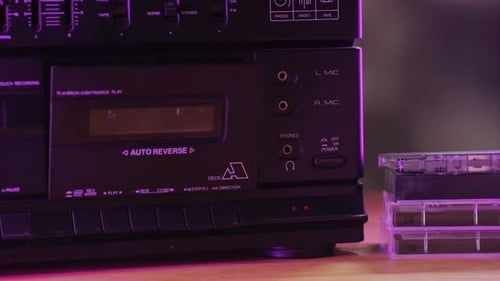 Grabadora de radio retro, casete de audio, primer plano, escuchar música, radio antigua, reproductor Boom Box, Macro