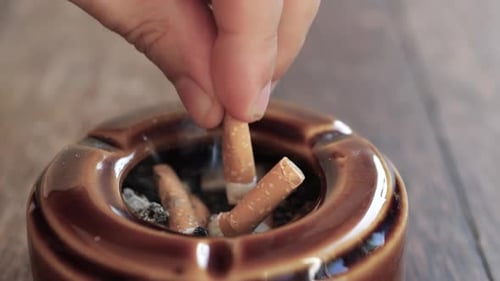 i smoked a cigarette and my throat hurts Chronic sore throat: Causes and when to see a doctor