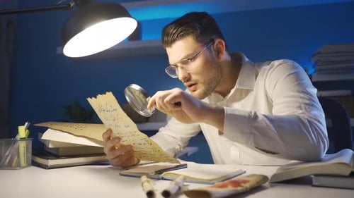Historian epigrapher who studies medieval inscriptions.