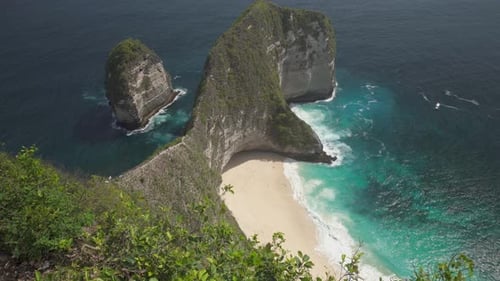 Awesome view of Kelingking Beach at Nusa Penida, Indonesia