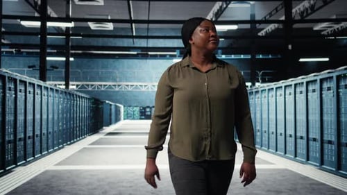 Supervisor in Data Center Overseeing Large Scale IT Equipment