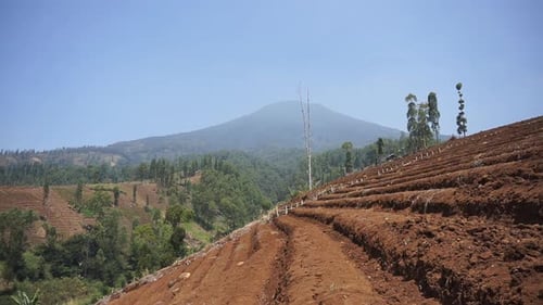 natural views of dry mountains, panoramic views of the hills, with clear skies during the day