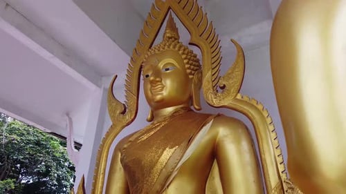 Big Golden Buddha Sculture, Close Up