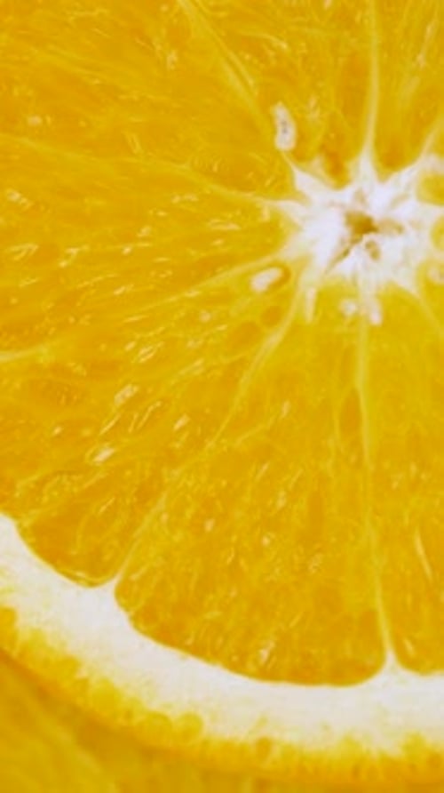 Gesunde reife Orangen im Hintergrund