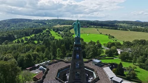 Vue aérienne du monument d'Hercule à Kassel, Allemagne