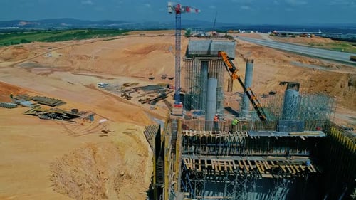 Baustelle für Betontürme
