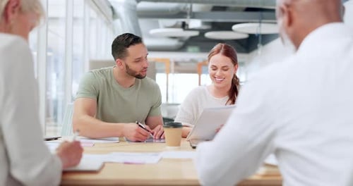 Teamwork and Collaboration in Modern Urban Office