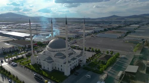 Magnificent aerial and daytime views of the mosque
