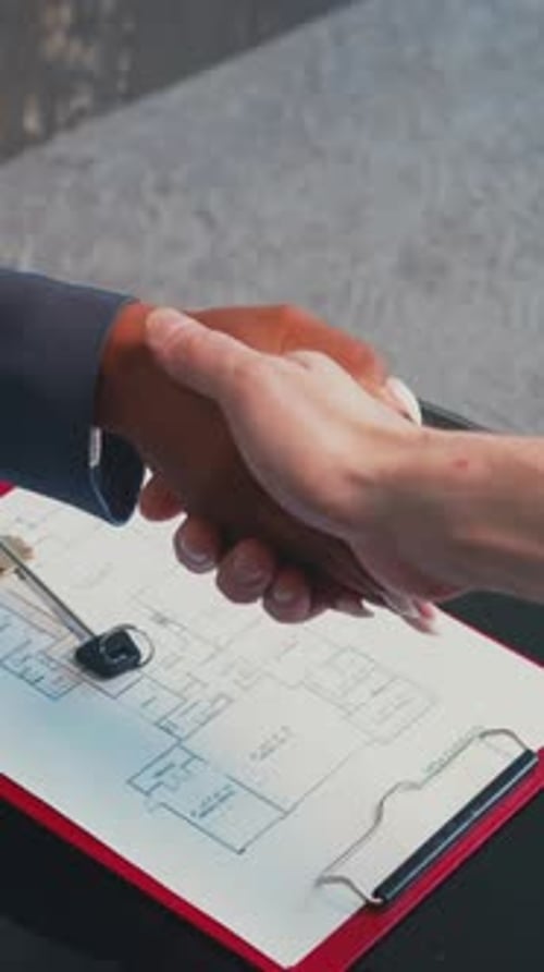 Mudando-se para uma nova casa com entusiasmo e expectativa