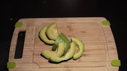 Peeling and Slicing Avocado