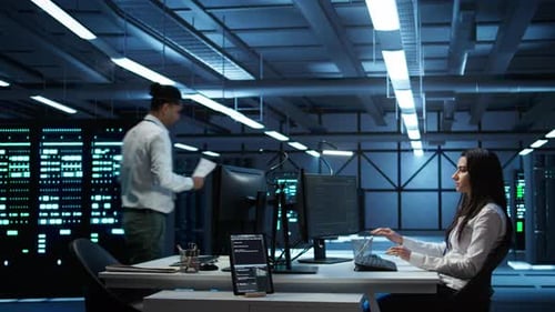 Data Center Team Consults on Computer Code