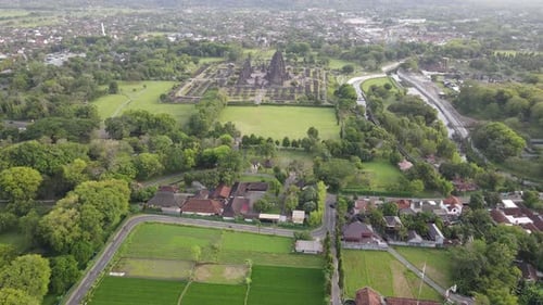 Vue aérienne du temple hindou Prambanan à Yogyakarta, Indonésie.