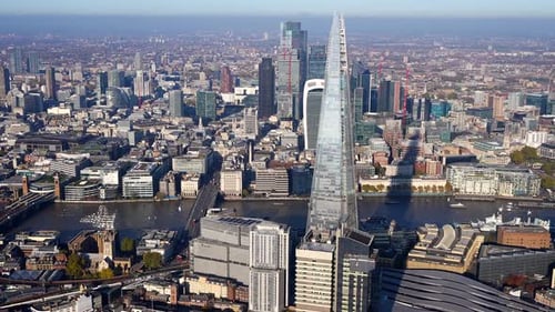 Luftbild der London Bridge, des Shard, der London City Towers und der Themse bis zum Tower of Lon