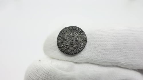 Alte Münzen. Portugiesische Kupfermünze 47