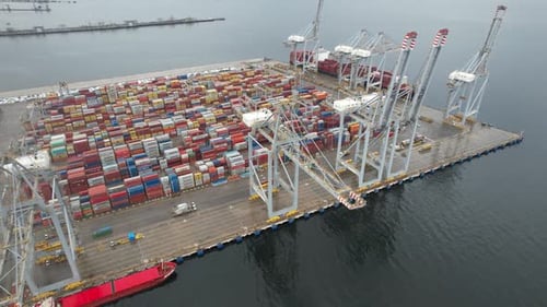 Frachthafen für Luftcontainer
